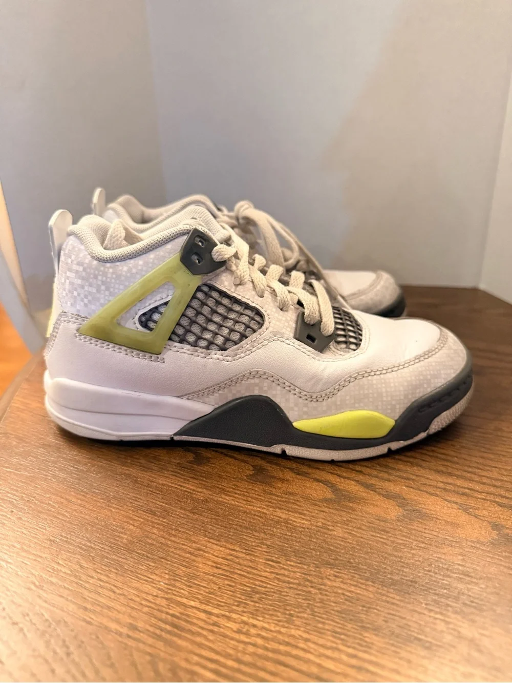 Air Jordan 4 Retro PS 'Light Lemon Twist'. Size 13c